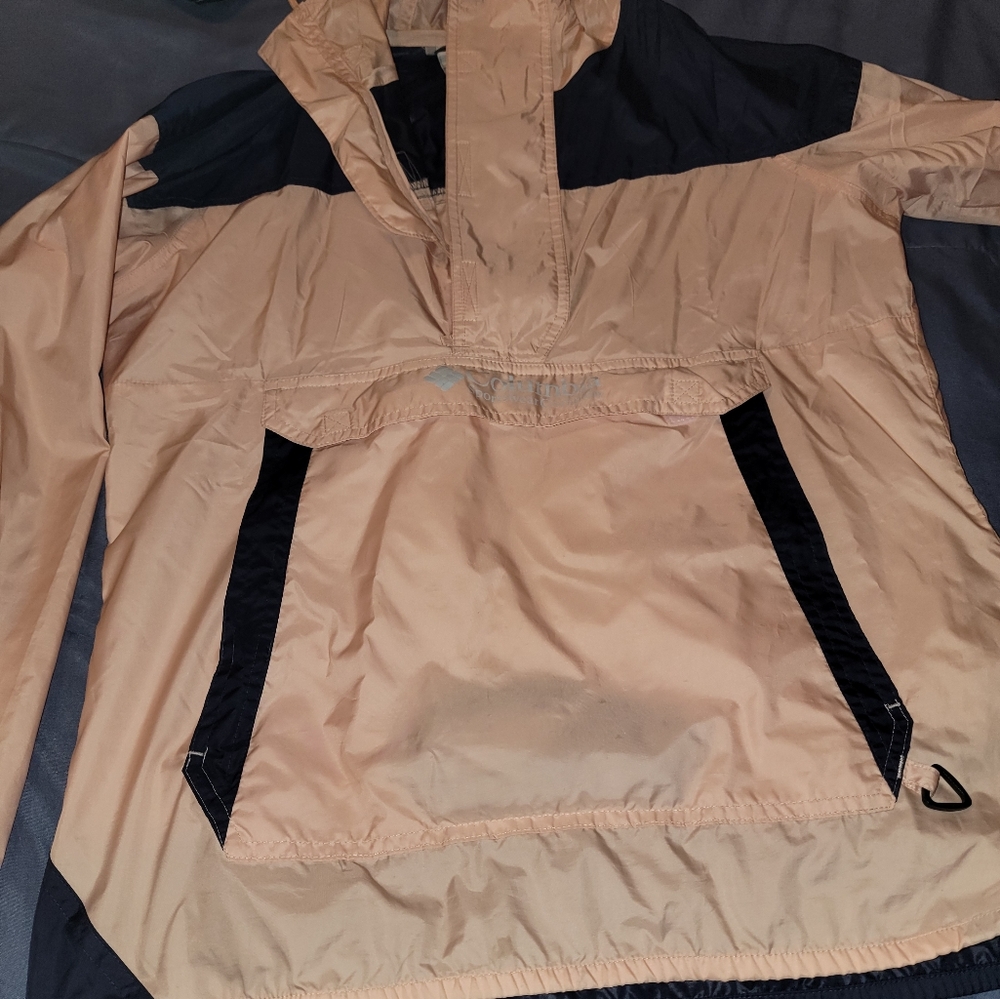 Woman windbreaker